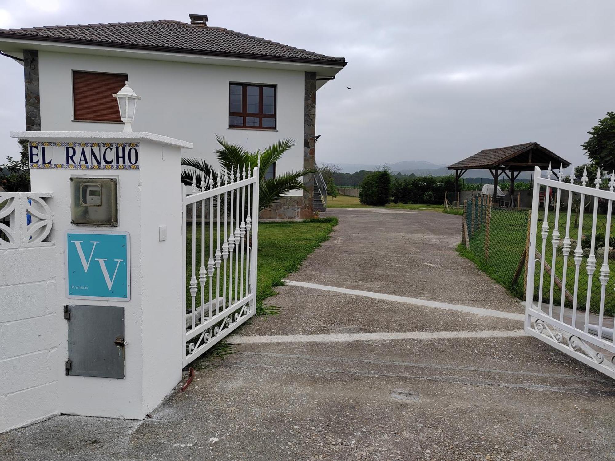 El Rancho Busto - Luarca Villa Exterior photo